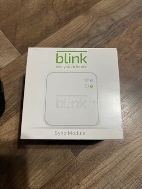 Blink Sync Module Wireless Hub in White with Green Accent